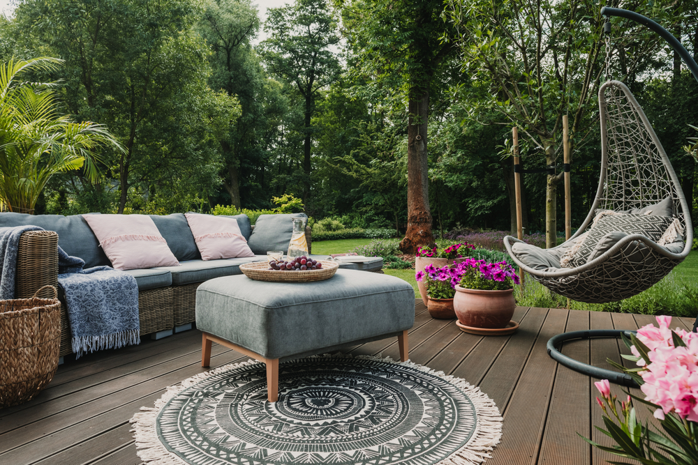 Harmoniska utemöbler: Skapa balans och lugn i din utomhusmiljö
